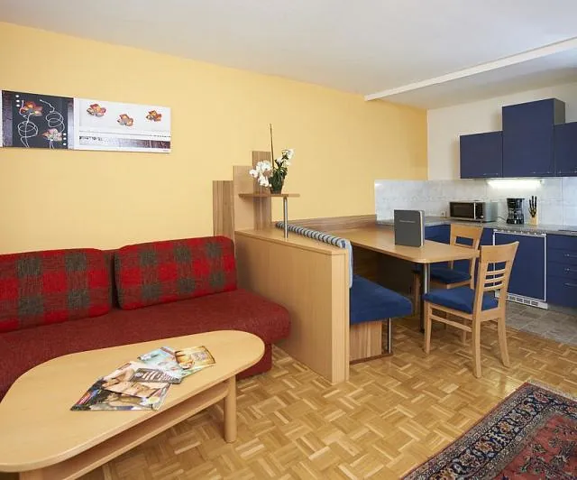 Appartement mit 1 Schlafzimmer und Balkon - Nebengebäude